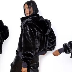 Alo Yoga Faux Fur Foxy Jacket -Black